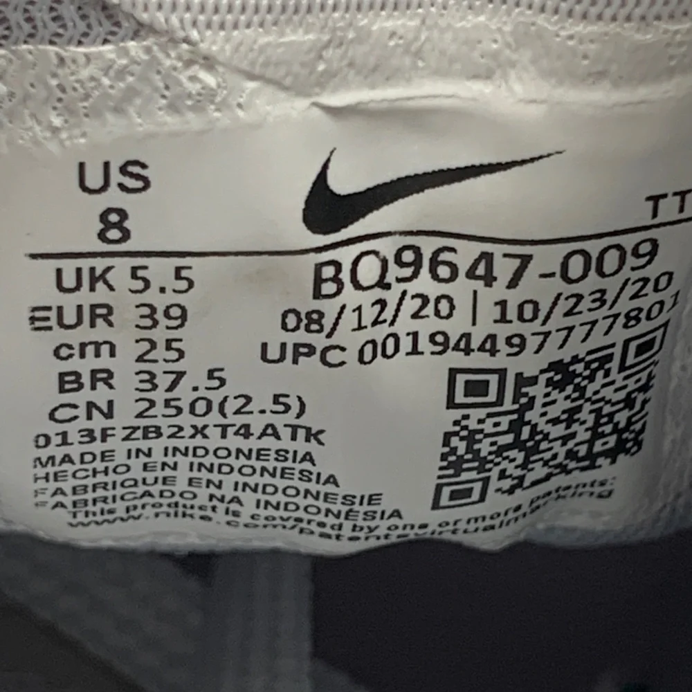 Nike Air Zoom Pegasus 37 White‎ Silver Running Shoes BQ9647-009 Women’s Sz 8